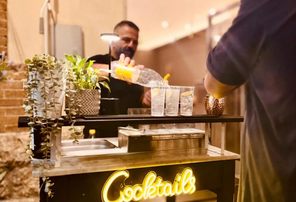 Barone cocktail and food